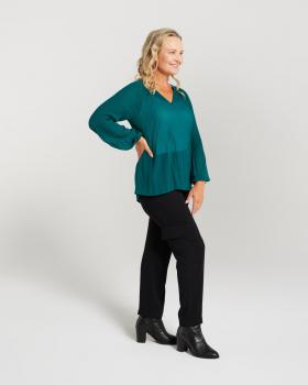 BWY8716-Top-Winter Green-BWY8735-Pant-Black-Side.j